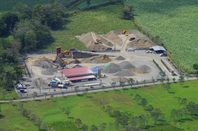 Plantel Muelle de Constructora Herrera visto desde un dron