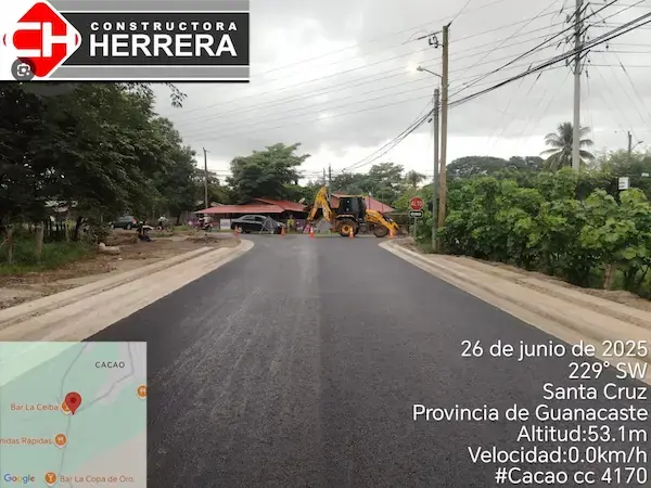 Pavimento asfáltico terminado en Barrio Cacao, centro de Santa Cruz, Guanacaste