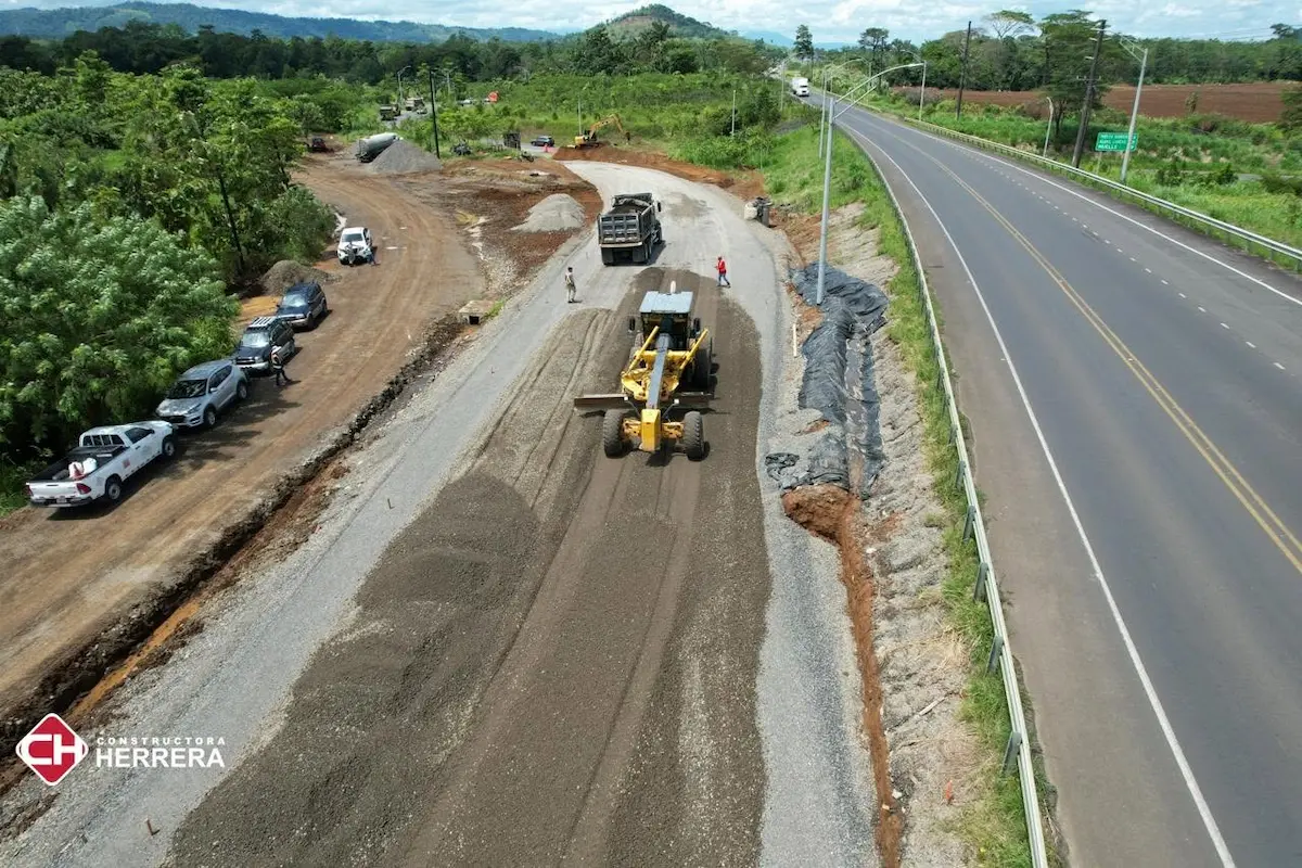 Rampas de acceso a la Ruta 04 entre Chilamate y Vuelta Kooper