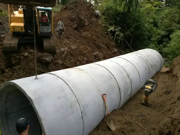 Tubería de concreto ASTM C-76 Clase III fabricada por Constructora Herrera